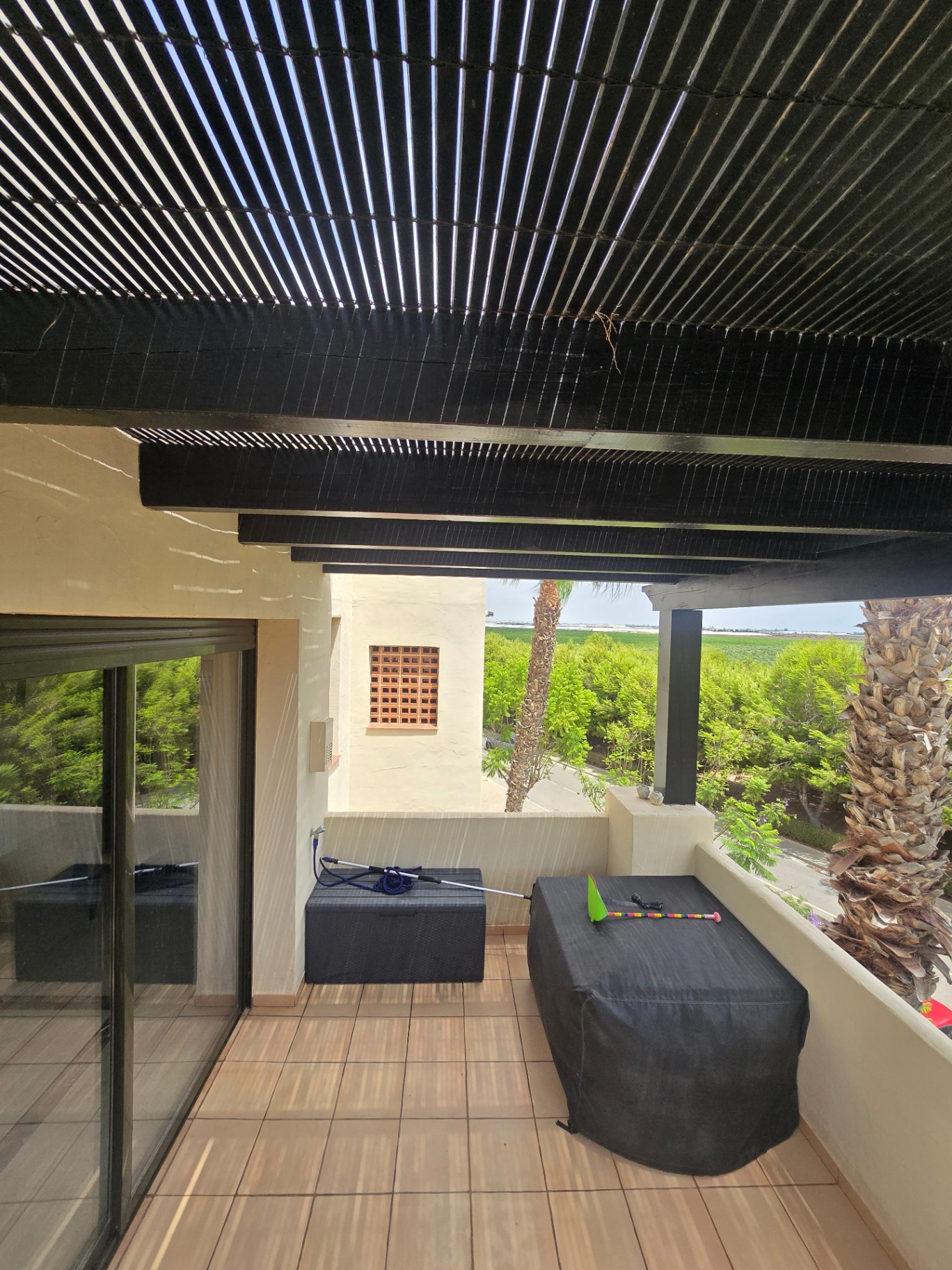 Shaded pergola with sea-view