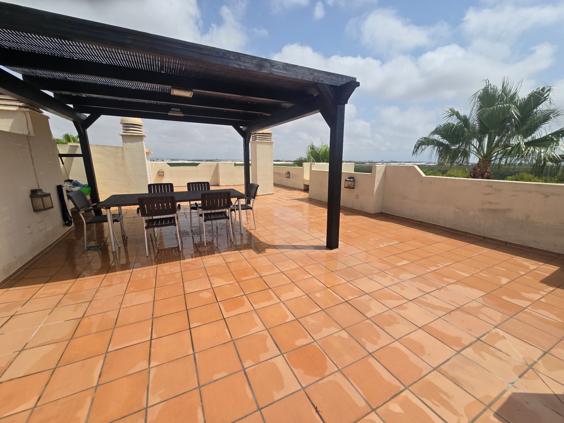 Rooftop terrace with pergola
